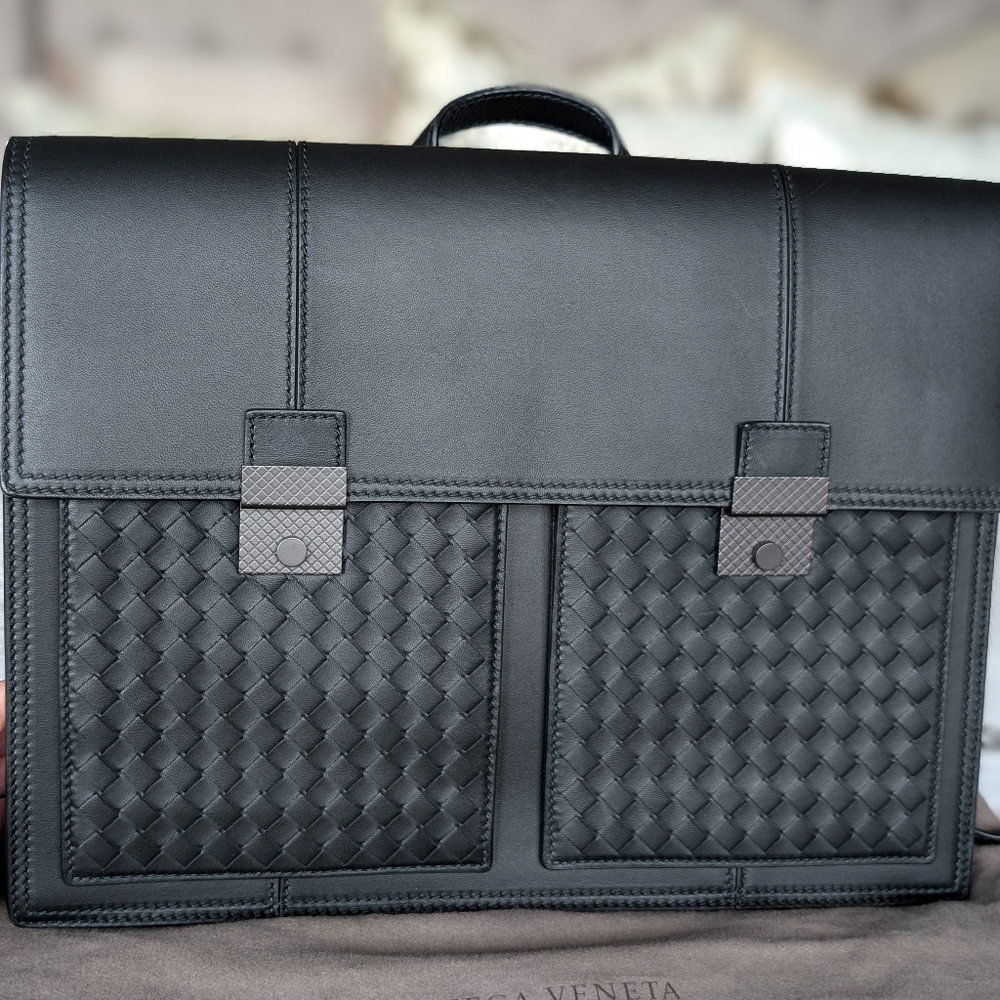 Bottega Veneta Black Leather Men's Bag